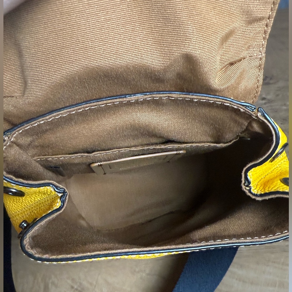 Coach Hudson Small Pack CB929 Buttercup Yellow Pebbled Leather – Like New - Picture 12 of 13